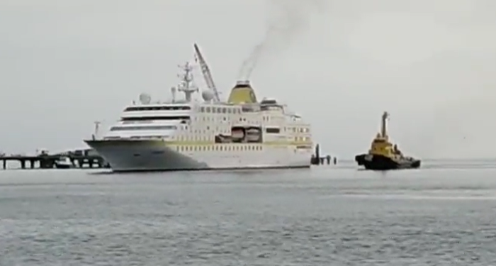 Hamburg realiza penúltima escala en Chile en el marco de su crucero mundial de 268 días