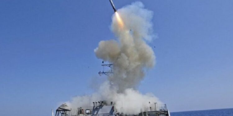 Japón en planes para comprar 400 misiles de crucero Tomahawk a EE. UU.