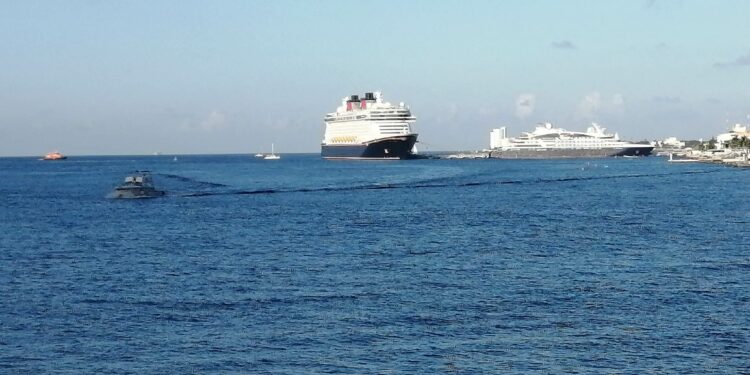 Jueves de Seis Cruceros en Cozumel - Diario Cambio 22