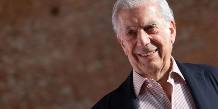 La relación de Vargas Llosa con las letras francesas: el viaje del autor peruano de Alejandro Dumas a convertirse en “inmortal”