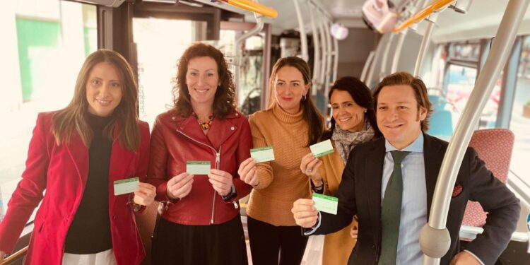 La tarjeta metropolitana supera los 225.000 viajes en el transporte urbano de Almería en un año