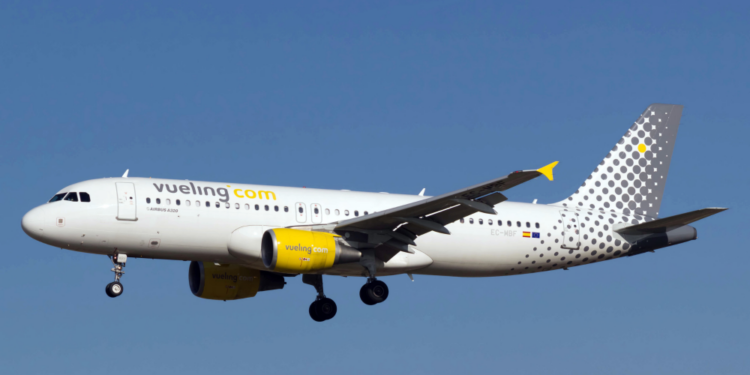 Las agencias de viajes canarias respaldan a CEAV en su ruptura con Vueling por subirles las tarifas