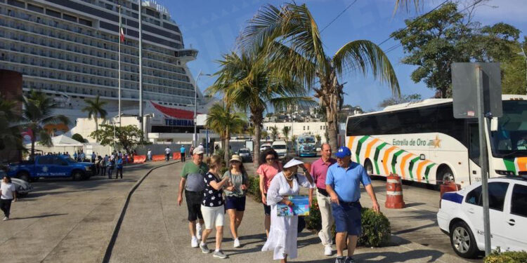 Llega a Acapulco el crucero Norwegian Joy con 3 mil 685 pasajeros