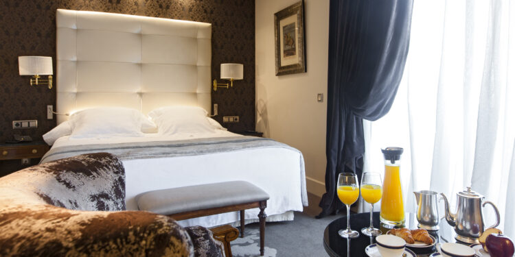 Una de las habitaciones del hotel Wellington de Madrid.