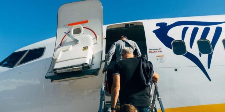 Ahorrar en vuelo./ Foto de Canva