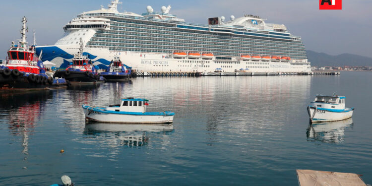 Manzanillo recibió 5 cruceros y casi 10 mil turistas durante enero; estiman derrama superior a los 11 MdP | AFmedios .