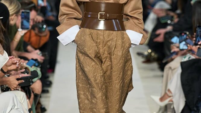 Max Mara trae la dignidad romántica a las pasarelas de Milán