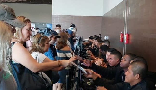 Migración registra la llegada de 6 mil 270 turistas entre Puerto Mutis y la terminal de Cruceros de Amador