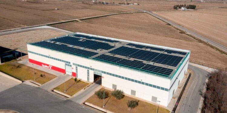 Nomen Foods avanza hacia el autoconsumo energético