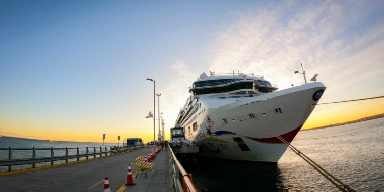 Puerto Madryn recibe por cuarta vez en la temporada al crucero Norwegian Star