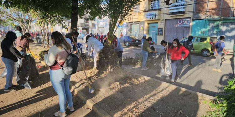 Realizan el Tequio Bienestar en el crucero de 5 Señores