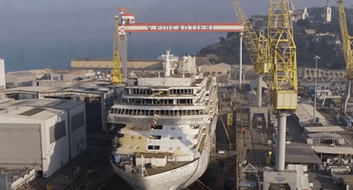 Regent Seven Seas Cruises celebra la ceremonia de flotación del Seven Seas Grandeur