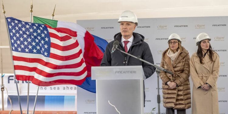 El flamante crucero Seven Seas Grandeur de la firma Regent Seven Seas realizó la ceremonia de flotación marcando un hito importante en su proceso de construcción.