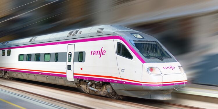 Renfe lanza billetes desde 7 euros para viajar a Las Fallas de Valencia en AVE o Avlo