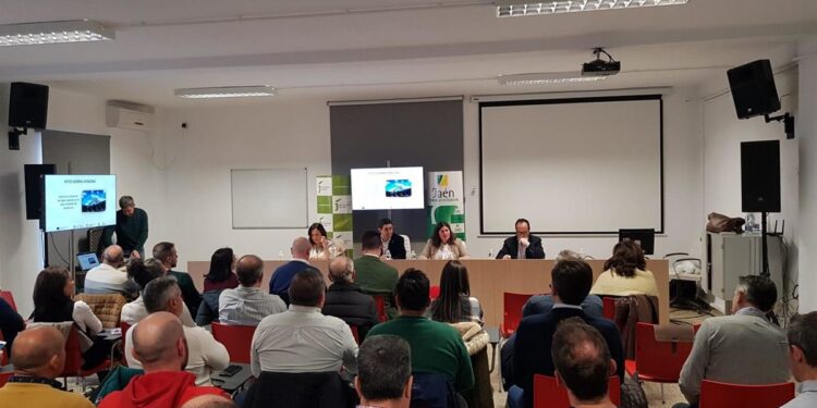 Reyes destaca el Plan de Sostenibilidad Turística de Sierra Mágina como "punto de inflexión" para la zona