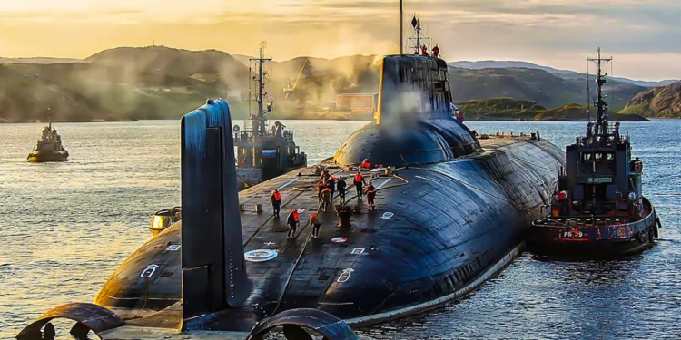 Rusia acaba de retirar el mayor submarino jamás construido