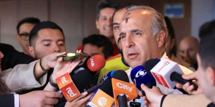 Ministerio de Transporte anunció un acuerdo de 18 puntos con el gremio de taxistas para solucionar problemas de fondo en este medio de transporte