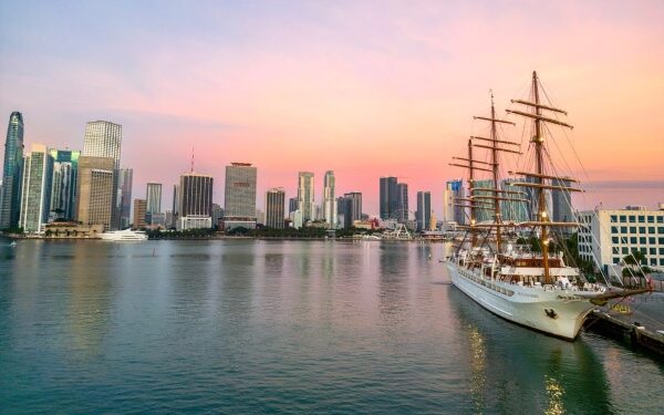 Sea Cloud Spirit recala por primera vez en Miami