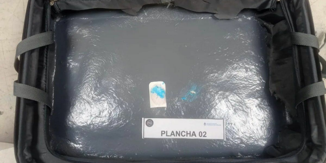Secuestran 8 kilos de droga sintética en Ezeiza a partir del nuevo control de equipajes