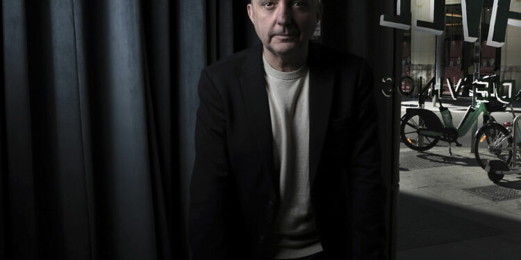 "Somos hipócritas con el capitalismo. Lo criticamos en público y lo gozamos en privado"