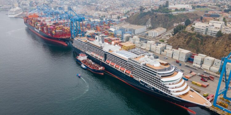 Temporada de cruceros en el Puerto de Valparaíso presenta avance superior al 60%