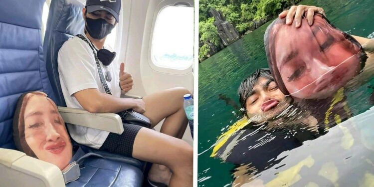 Tip para viajar GRATIS Chico llevó la foto de su novia en un cojín