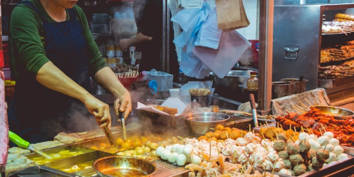 Top 10 destinos para probar la mejor comida callejera del mundo