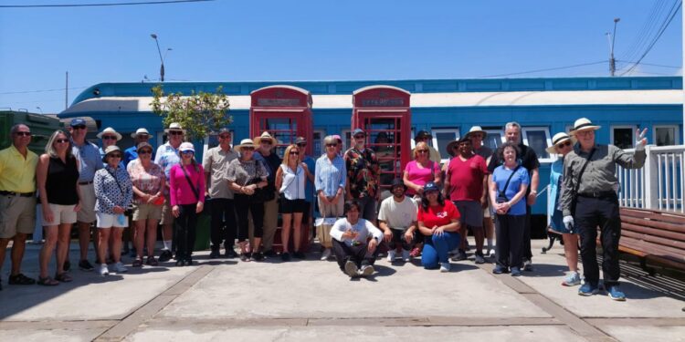 Turistas de crucero italiano recorrieron las instalaciones de Ferrocarril de Antofagasta