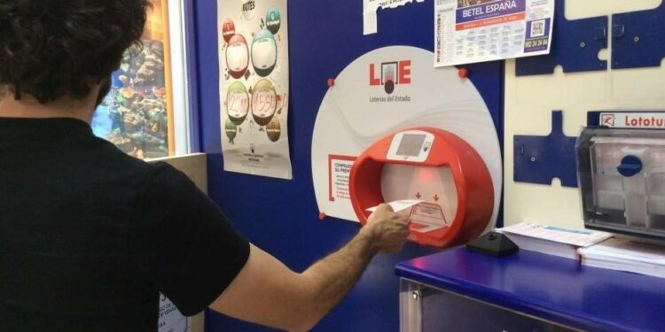 Un acertante de Manises gana 2,4 millones de euros en la Bonoloto