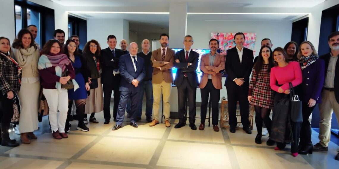 Veinte agencias de viaje de Sevilla conocen la oferta turística de Castellón