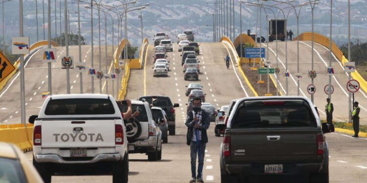 Venezuela y Colombia buscan reactivar turismo en frontera