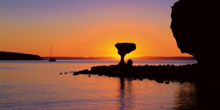 Vive un hermoso atardecer en las increíbles playas de La Paz