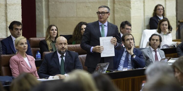 Vox abonó a sus diputados en Andalucía 14.287 euros por viajes y 12.509 por gastos de manutención y alojamiento en 2022