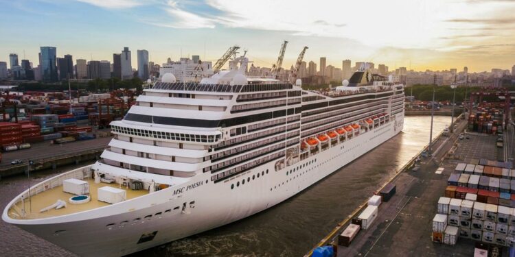 En el Puerto de Buenos Aires ingresaron ms de 35 embarcaciones recibiendo a 104551 pasajeros y para febrero hay otras 35 recaladas confirmadas en una temporada que se extender hasta los primeros das de abril