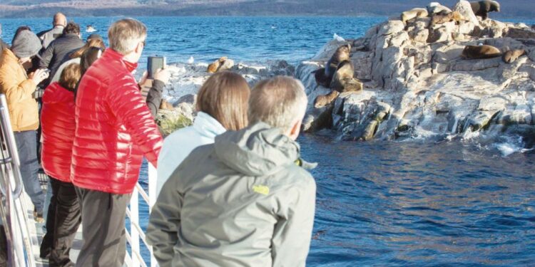 Un paquete a Ushuaia cuesta más de medio millón de pesos por pasajero.