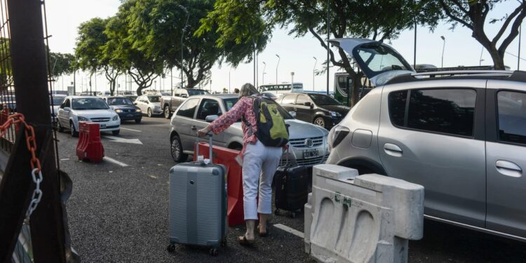 por falta de señalización y de agentes de tránsito hay quejas de la gente