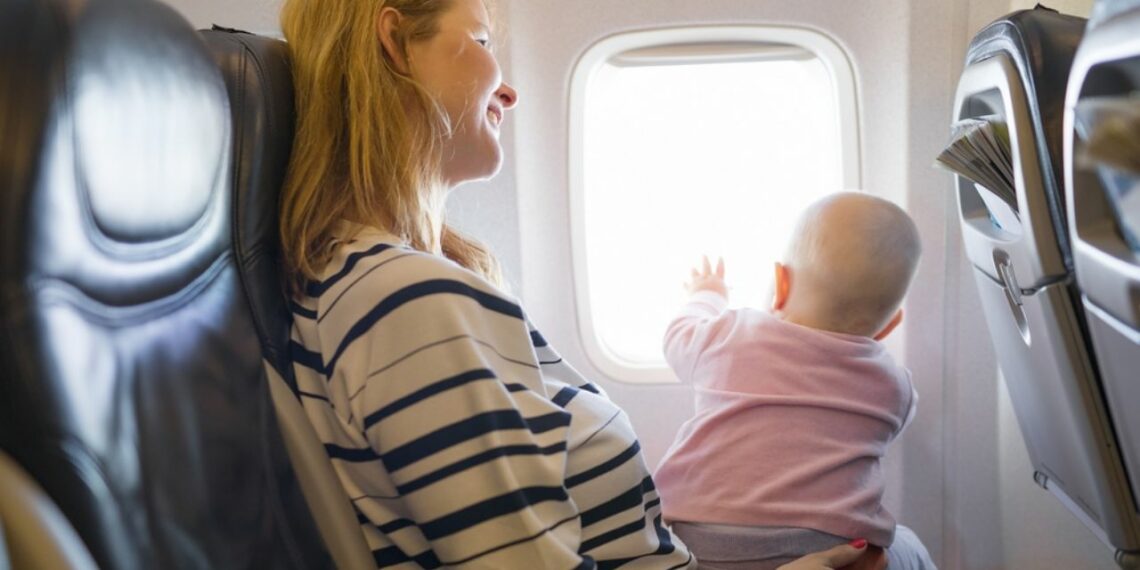 ¡Que tu viaje sea ligero! Recomendaciones para viajar con bebés en avión