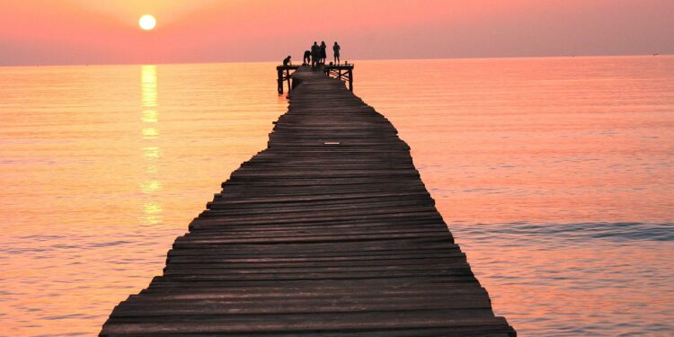 Muelle de la Playa de Muro, Mallorca, Baleares, España [Foto: Deborah Cordwell/Wikimedia Commons]
