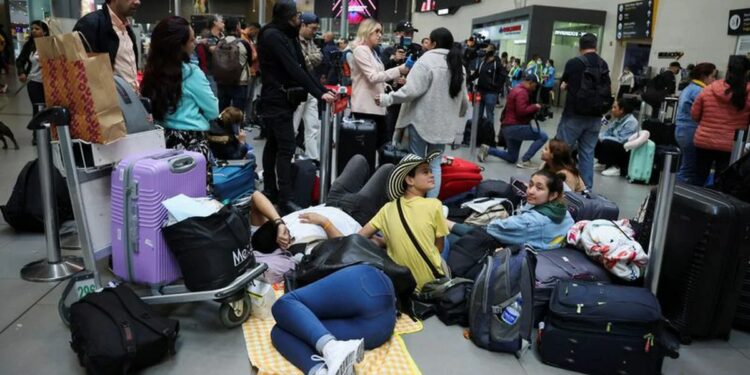 Cese de operaciones de Viva Air tiene en crisis a las agencias de viajes: reclaman $4.000 millones en tiquetes vendidos