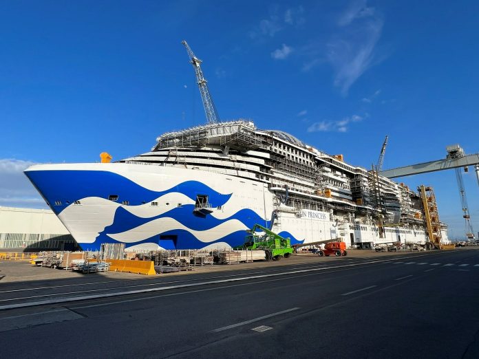 Princess Cruises celebra la puesta a flote del crucero Sun Princess