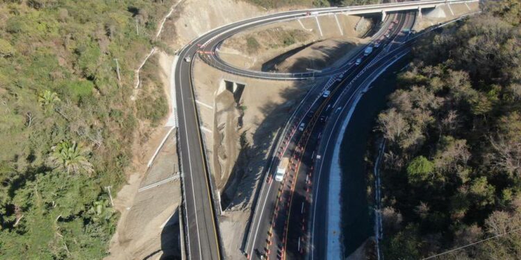 Viajes a Vallarta duplican sus costos tras la apertura del nuevo tramo de la vía corta