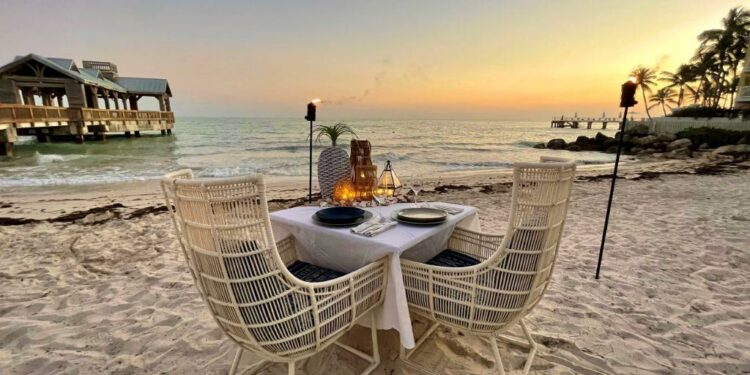 Tide to Table en The Reach Key West, Curio Collection by Hilton