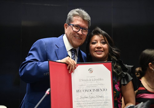 Josefina López Méndez, Chef del Restaurante Chapulín, fue Galardonada por el Senado de la República como “La Embajadora de la Gastronomía Nacional”