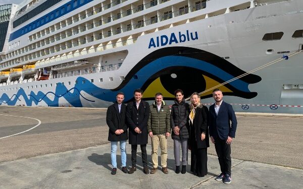 AIDAblu inaugura el año de cruceros en Cagliari