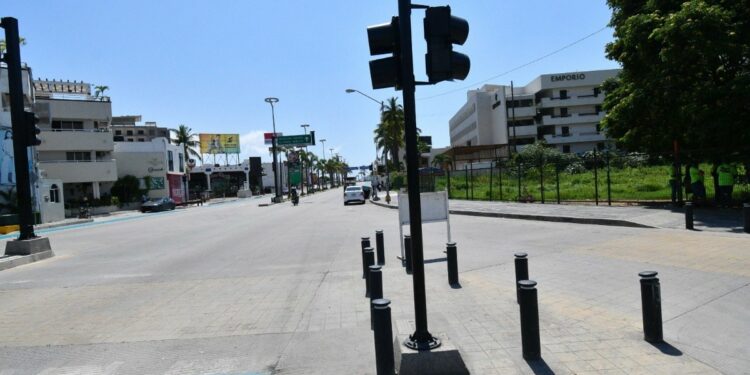 Ayuntamiento de Mazatlán instalará semáforos en 12 en cruceros