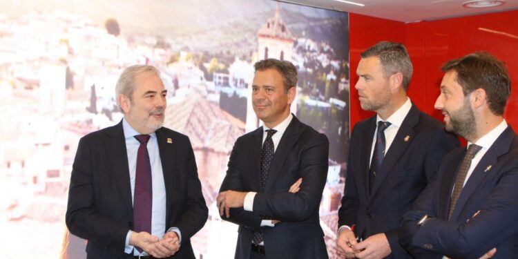 Caravaca 2024 ya se anuncia en oficina de Turespaña en Roma - Murcia - San Javier