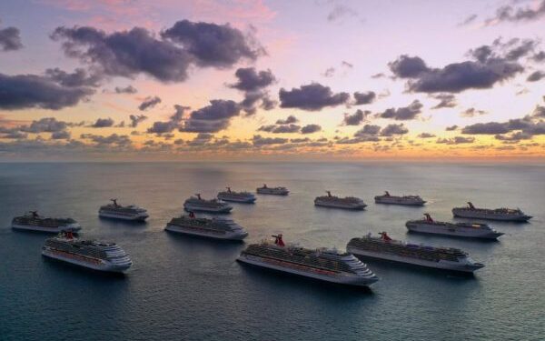 Carnival Cruise Line moviliza 100 millones de pasajeros desde su primera travesía
