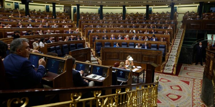 Casi 7 millones de euros en gastos de viajes nacionales e internacionales a cargo de los diputados en 2022