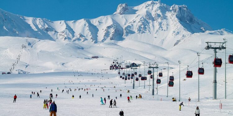 Cientos de kilómetros y un sinfín de actividades: Turquía, gran destino para la práctica del esquí
