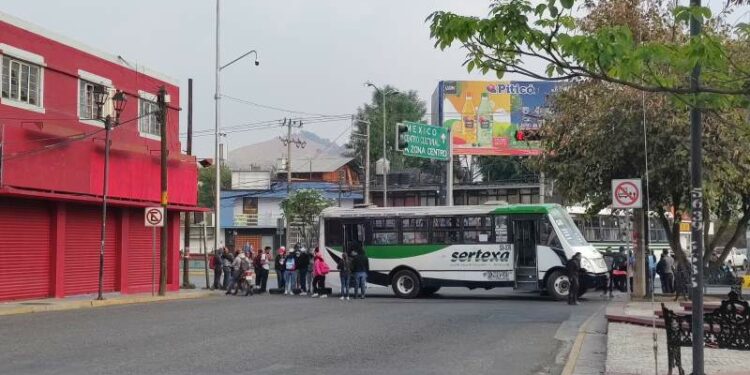 Cierran normalistas crucero de Fonapas a 100 días del gobierno de Oaxaca – Primera Línea